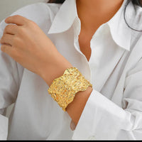 No Drama Cuff