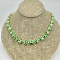 All That Glitters-Large Stone magnetic necklace in green colorway with vibrant stone pendant