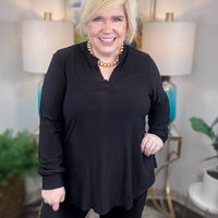 Dear Scarlett matching set in black with V-neck and curved hem