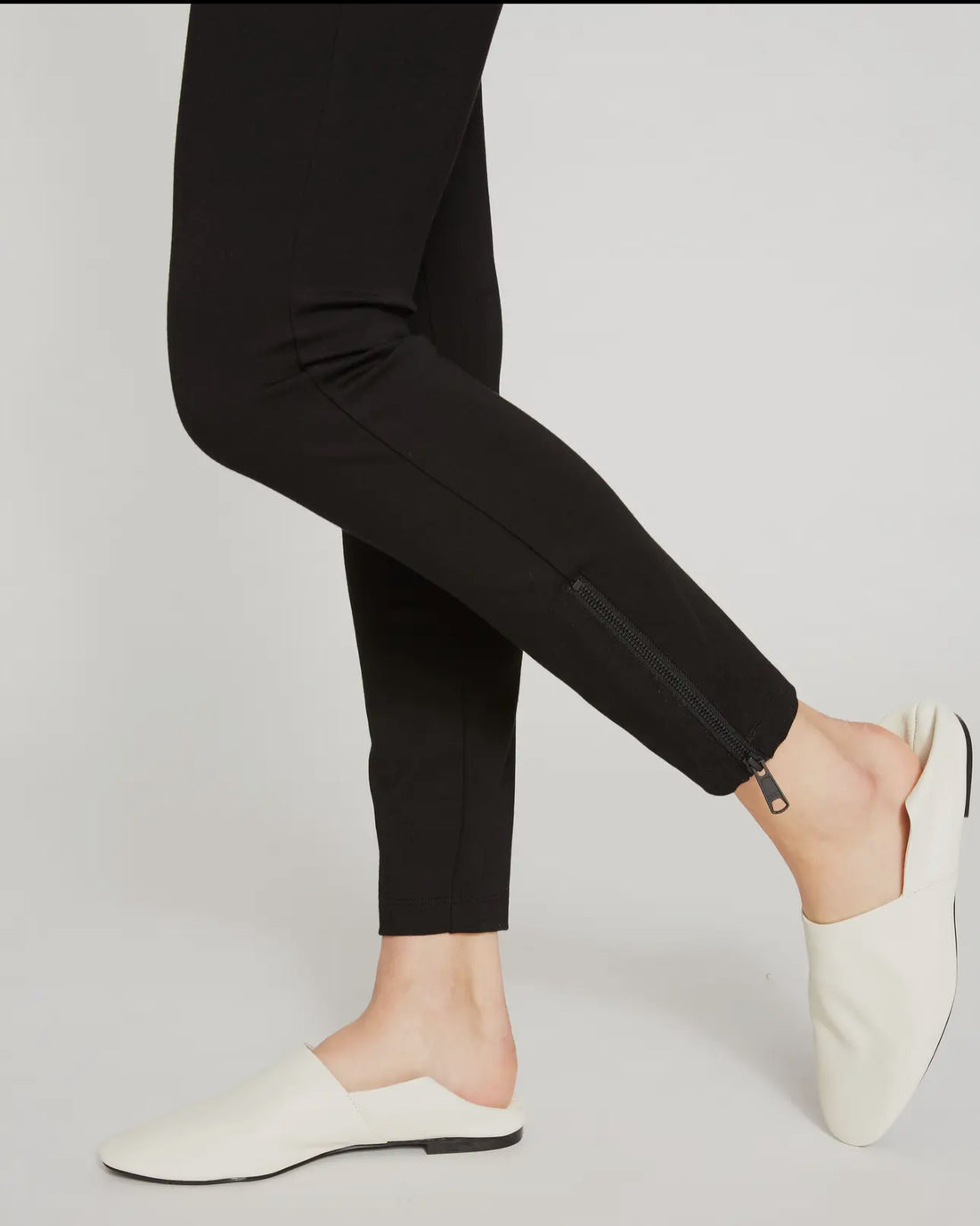 Moro Pocket Signature Ponte Pants-Black