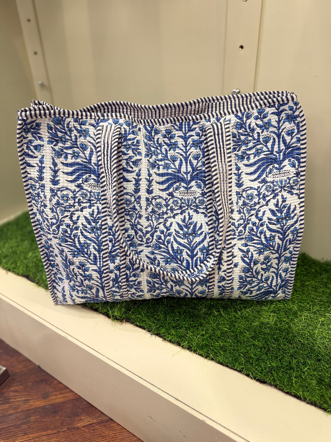Queen’s Quilted Tote