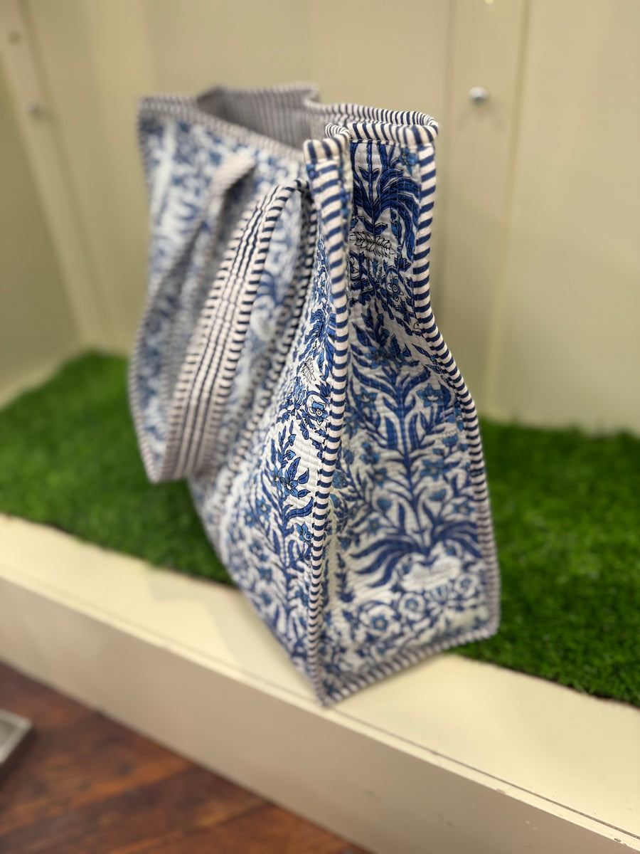 Queen’s Quilted Tote