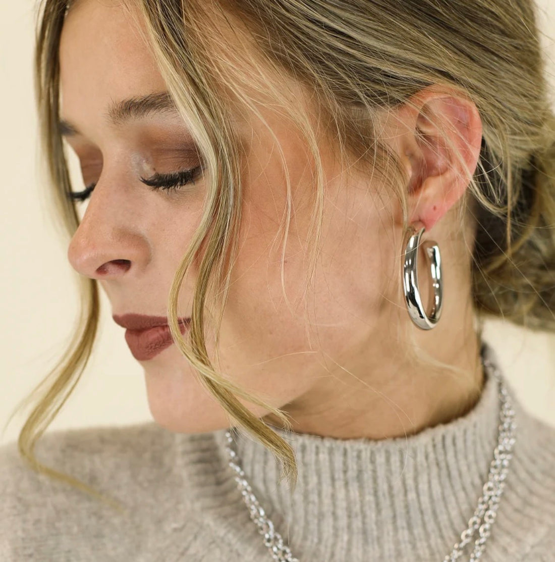 Natalie Wood | Just Dance Hoop Earrings-Silver