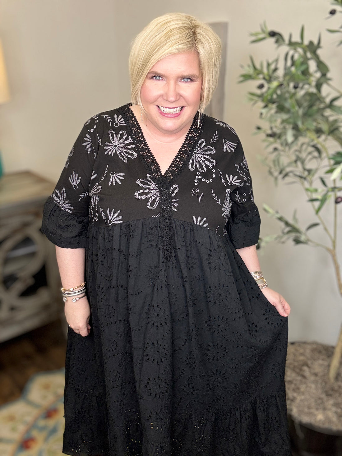 Eye Of The Beholder Curvy Dress