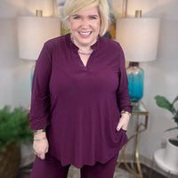 Dear Scarlett matching set in plum with V-neck and curved hem