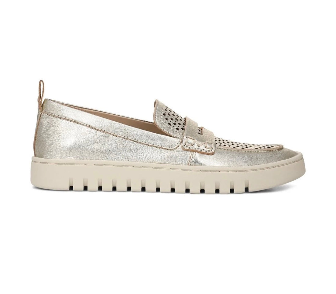 Vionic | Uptown Perf Loafer