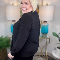 Dear Scarlett matching set in black with V-neck and curved hem