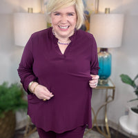 Dear Scarlett matching set in plum with V-neck and curved hem