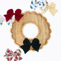 Mary Square Wreath Bow Magnetic Board
