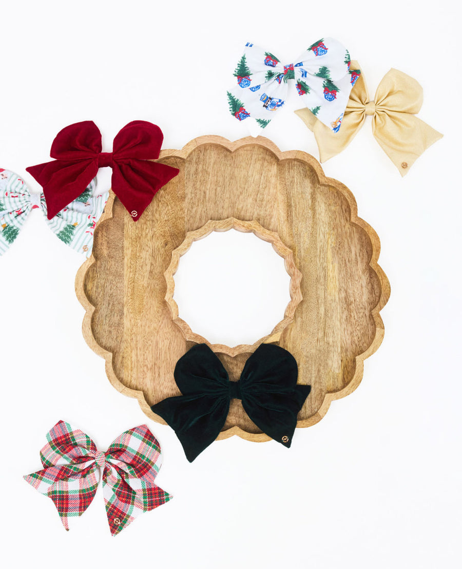 Mary Square Wreath Bow Magnetic Board