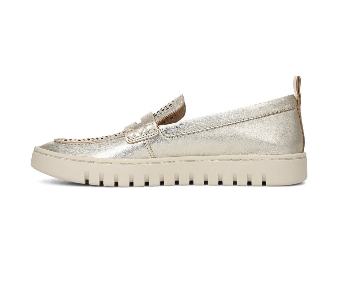 Vionic | Uptown Perf Loafer