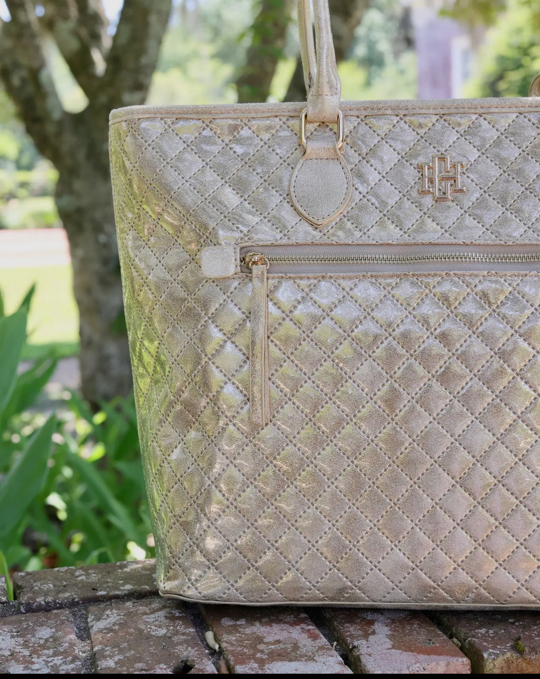 Jayden Tote - 2 Colors