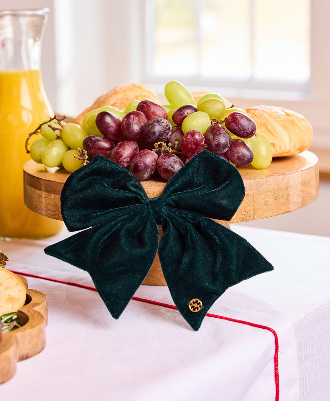 Mary Square Magnetic Bow-Velvet Green