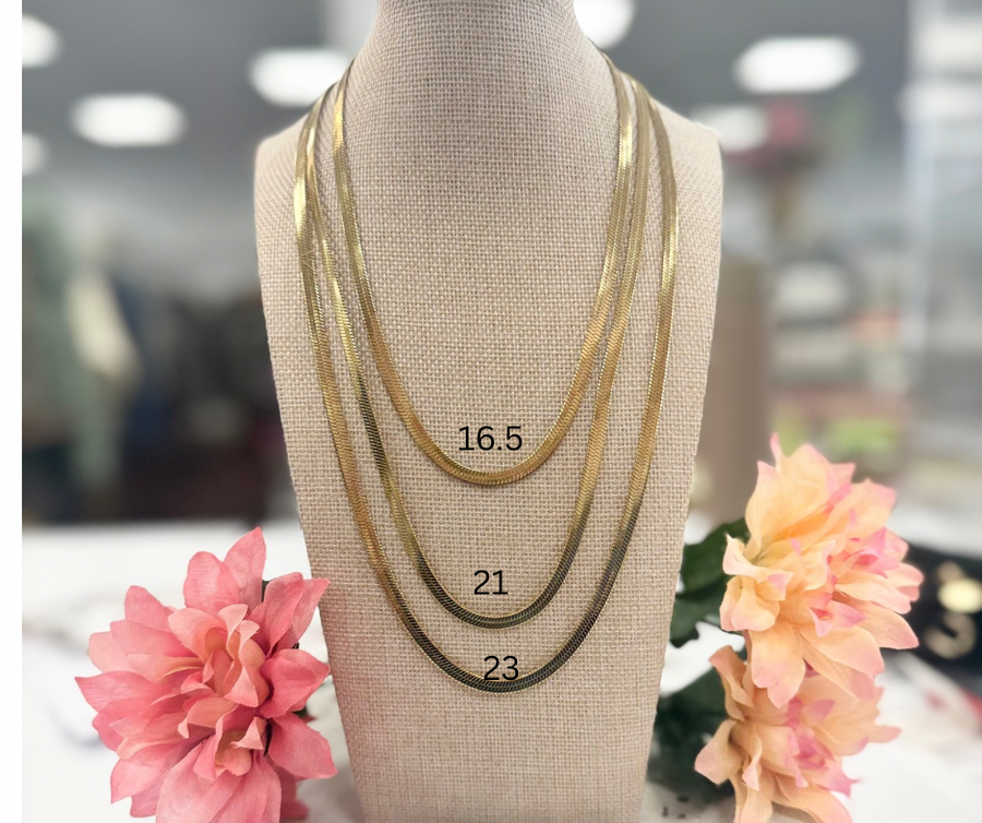 Stop In Your Tracks Necklace