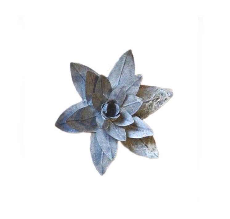 Gray Zinc Magnetic Water Lily