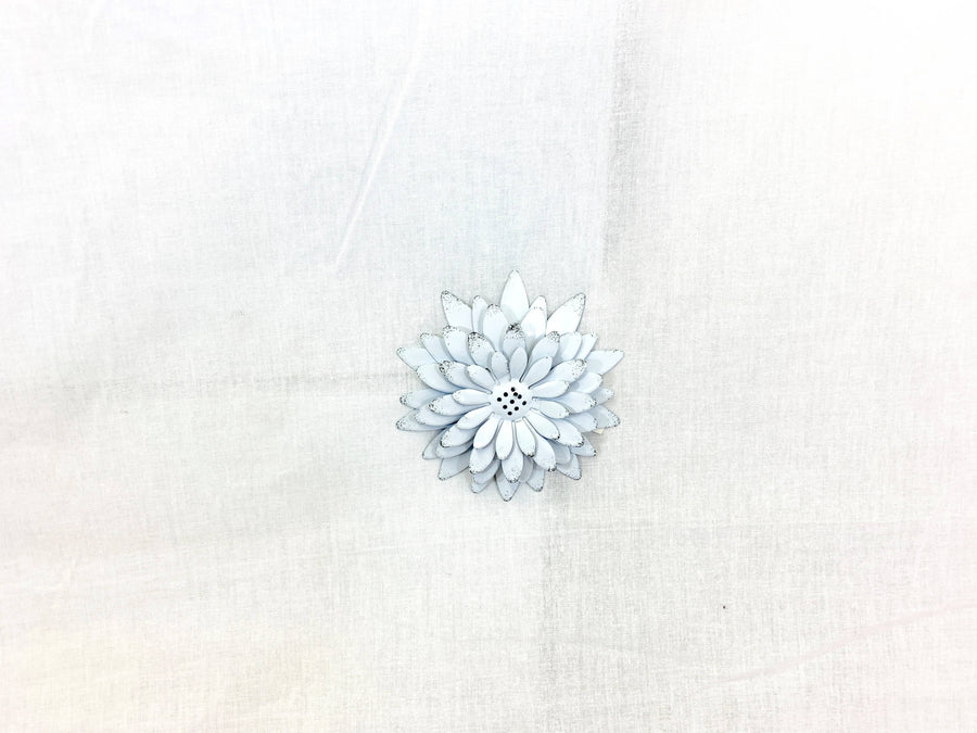White Sunflower Magnet With Black Speckles Tips