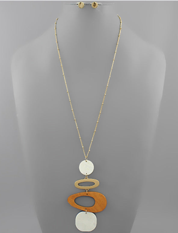 Shell and Wood Geometric Necklace
