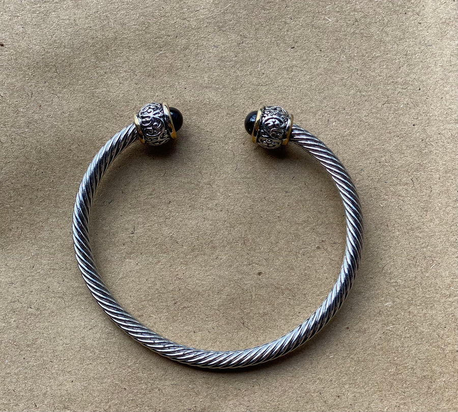 Circle Cable Cuff